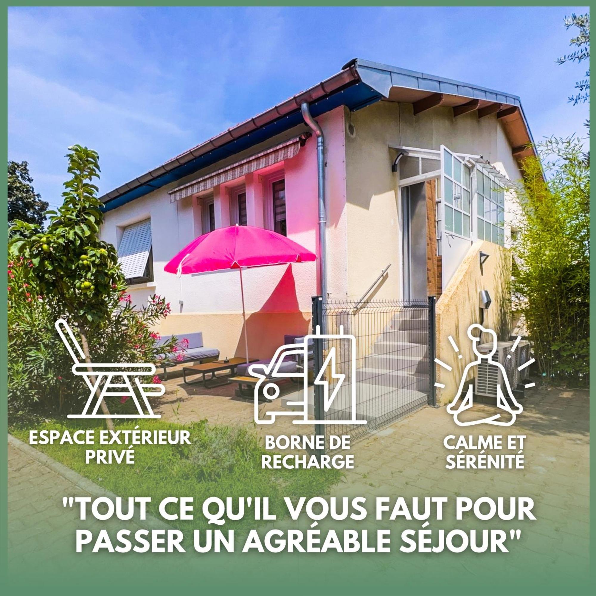 Serenity Suite Vénissieux Rom bilde